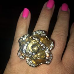 Goldtone And Rhinestone Stretch Flower Ring