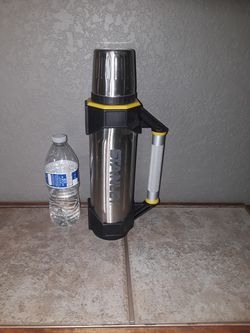 Thermos to keep your drinks hot or cold!