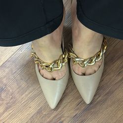 Shoe dazzle Taupe/Brown size 8 high heels 3” heels 