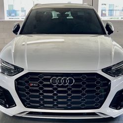 OEM Audi Q5 Grill 2018-2024 NEED SOLD