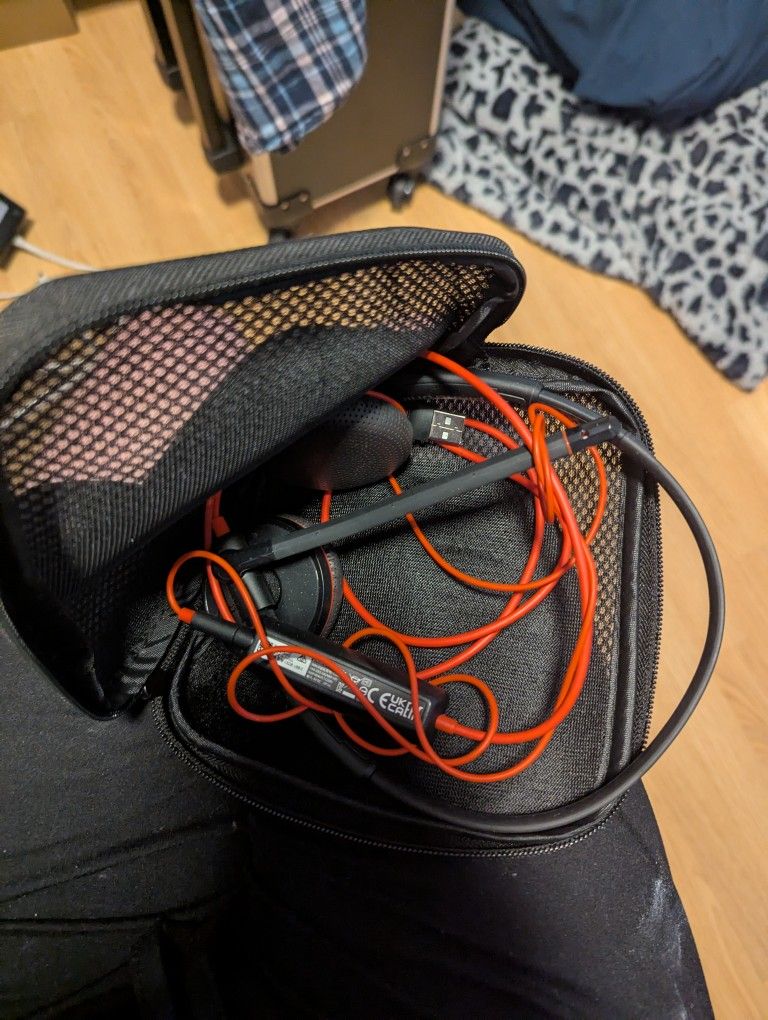 Plantronics Headset With Case - USB Connect Moving Sale All Must Go!