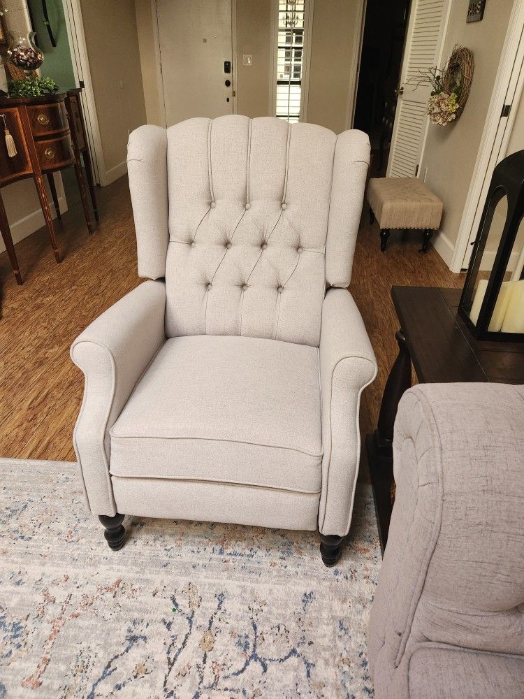 Pretty Light Gray Recliner