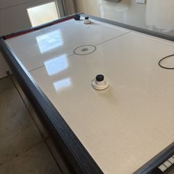 Air Hockey Table