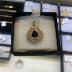 FLAWLESS 14K DIAMOND PENDANT 