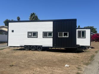 Brand New 417 Sq Ft 30' x 10' Tiny Home on Wheels Turnkey
