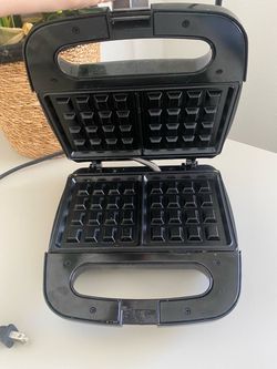 Black Waffle Maker