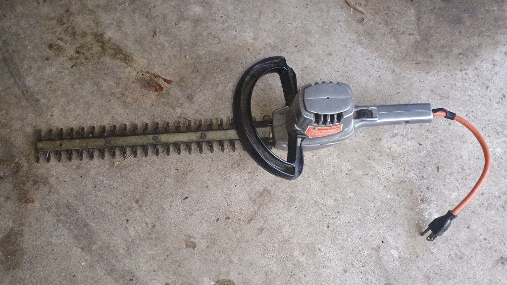 Electric Hedge Trimmers
