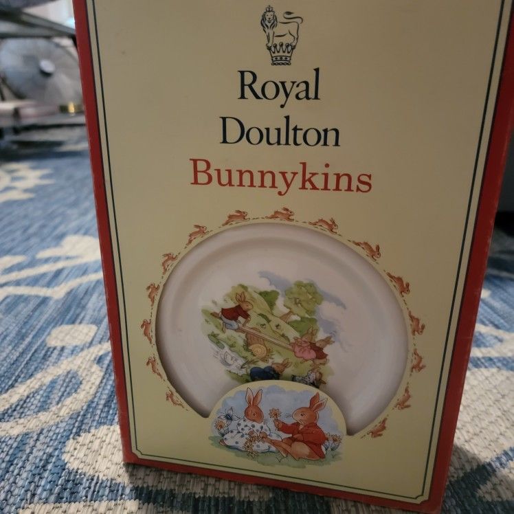 Royal DOULTON CHINA Bunnykins