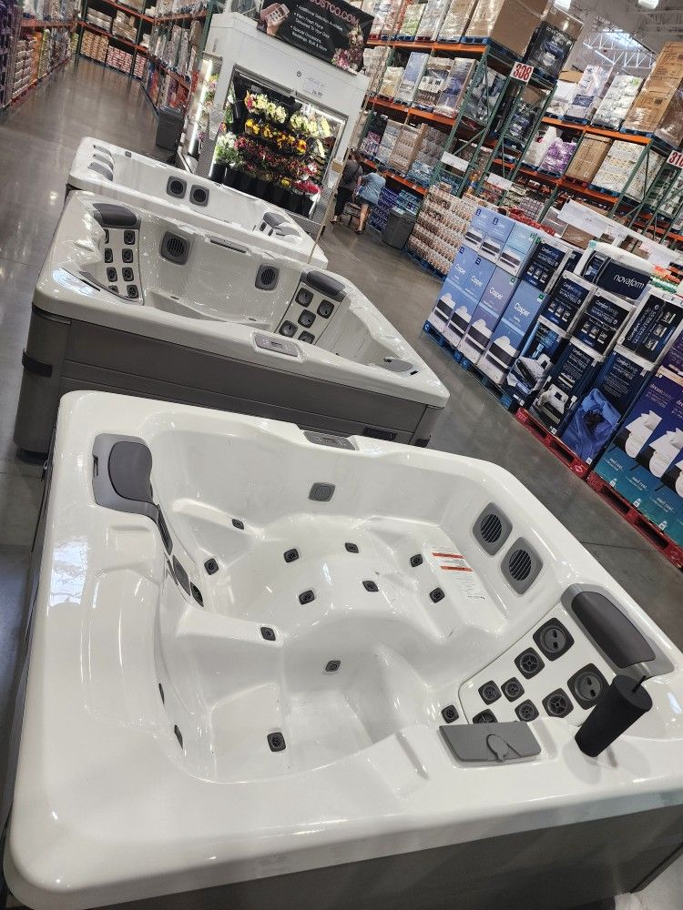 BULLFROG HOT TUB SALE - NEW RIVERBANK COSTCO