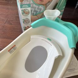 Summer Warming Waterfall Newborn-to-toddler Tub