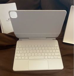 Apple Magic Keyboard Folio for IPad -see description