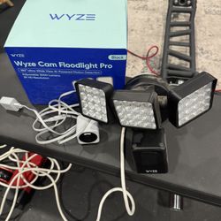 Wyze cam floodlight pro with Wyze cam V4