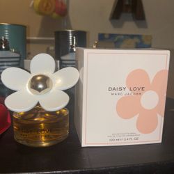 Brand New Daisy love Marc Jacob’s Perfume 