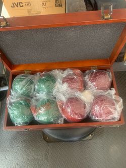 Bocce Ball Set mint condition in wooden Box