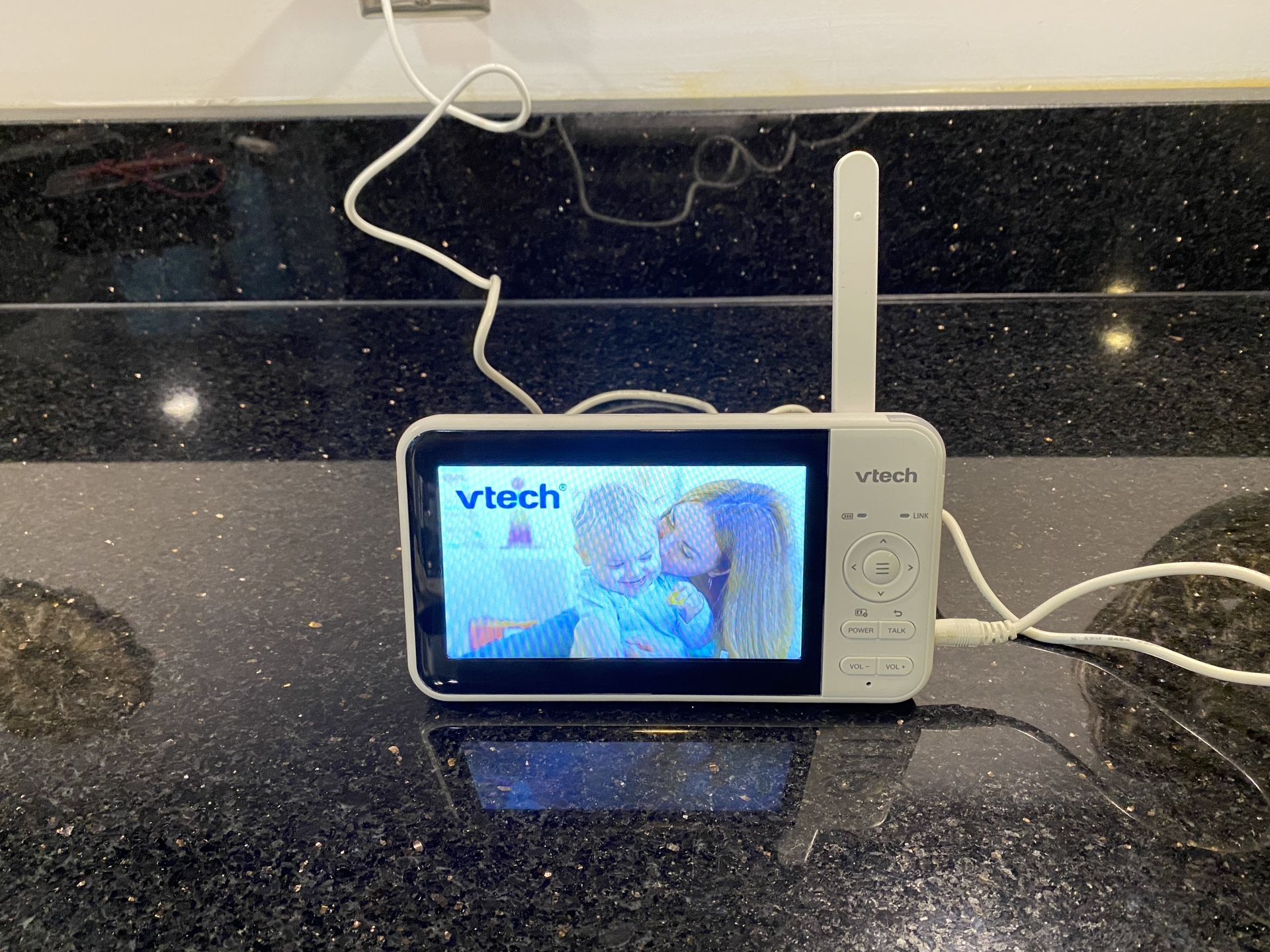 VTech Baby Video Monitor VM5267 High Resolution 5" Color LCD with Power Cable