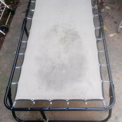 Portable Folding Camping Cot / Cama Plegable de Camping - Heavy Duty Metal Frame 