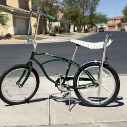 Like-new Schwinn Sting-Ray cruiser