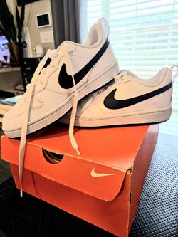 Nike Court Borough (Women/Youth Size)