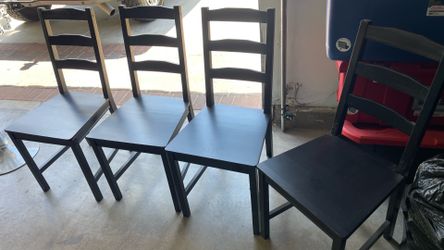 4 wood chairs with table
