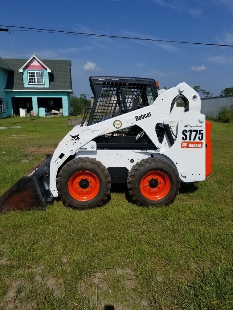 Bobcat skid steer loader tractor