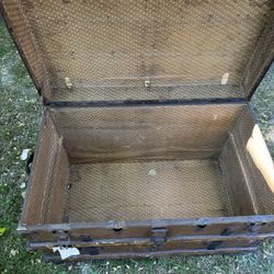 Yale &Towne Steamer Chest 