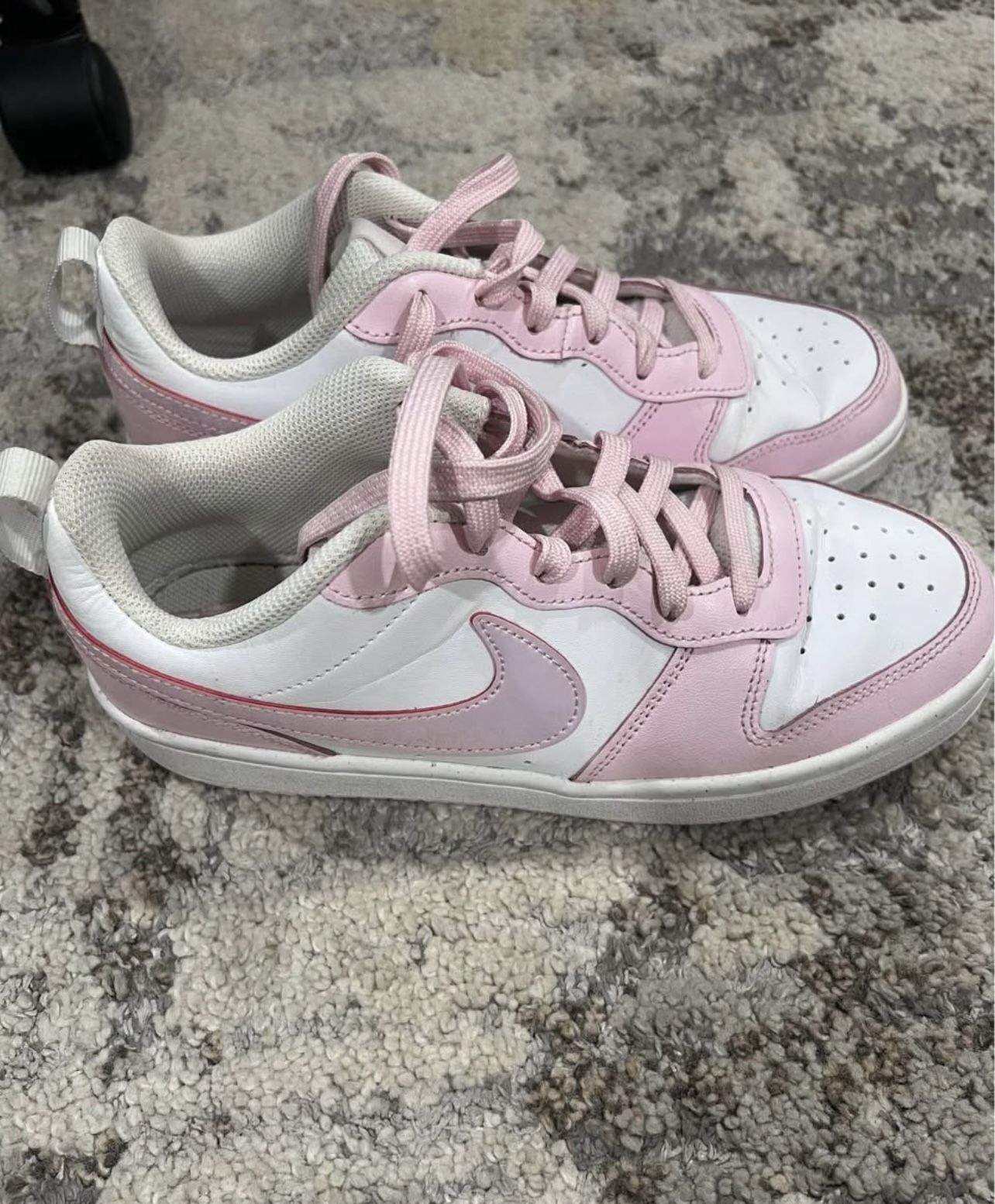 Women’s Nike Dunks Sz 6