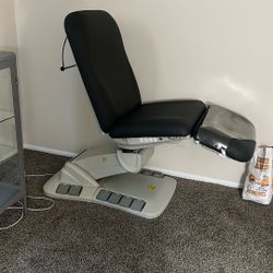 SilverFox  Versa Medical Procedure Table Facial Bed