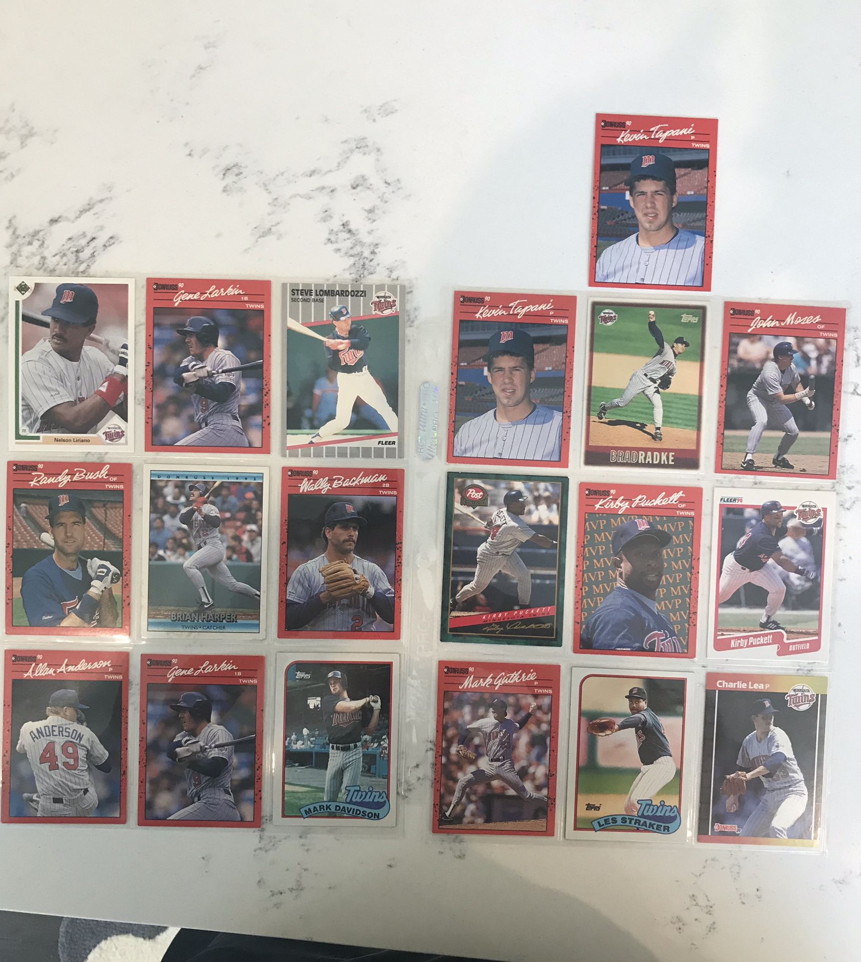 Kirby Puckett And Lot Of 19 Minnesota Twins Baseball Cards 