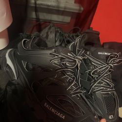 Diors And Balenciaga 