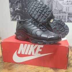 Nike Air Max Plus TN Triple Black Leather AJ2029-001 Men's Size 9 US
