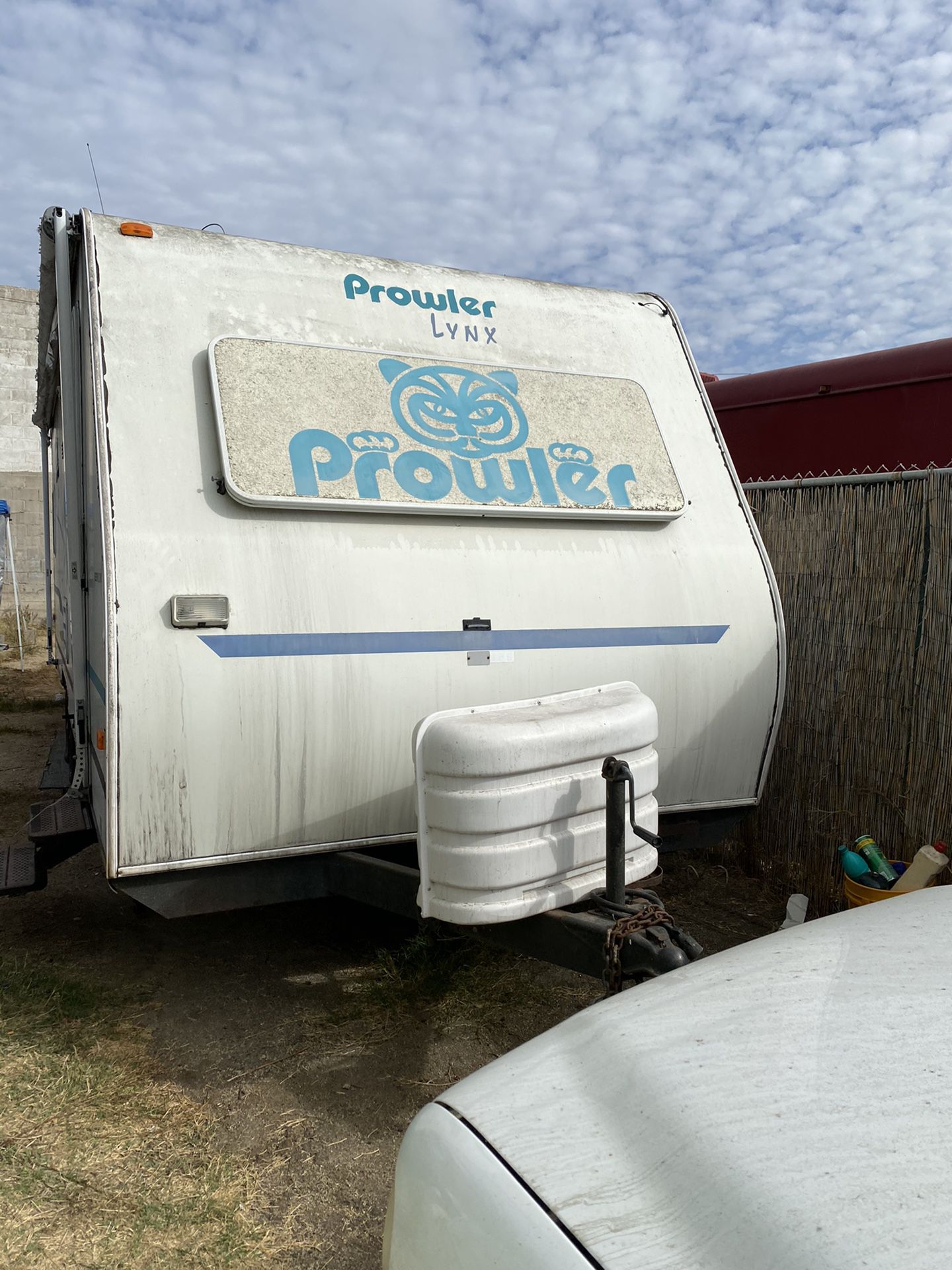 2002 Lynx Prowler Slide out dining room this is a 25 foot trailer