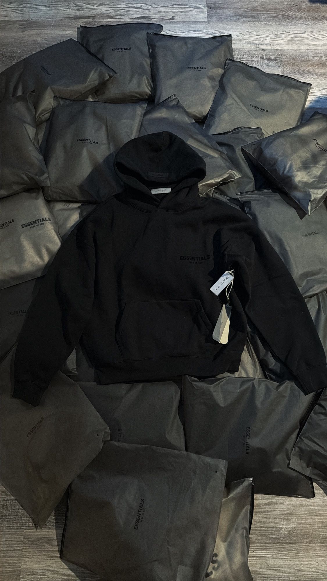 Essentials Hoodie – Stretch Limo (S–L)