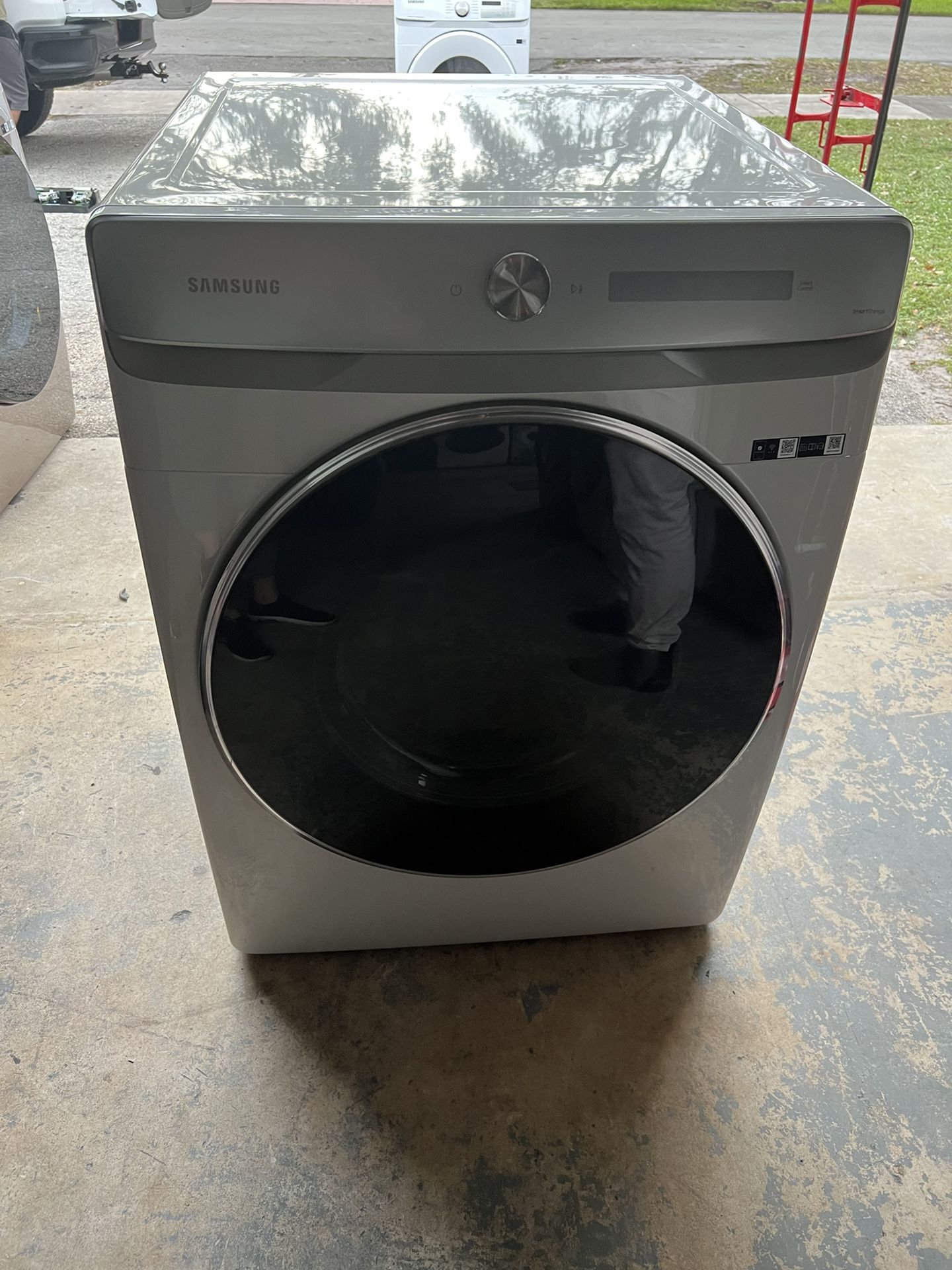 New Open Box Scratch And Dent 27” 7.5 Cu Samsung Ivory DRYER / Stackable / With Warranty
