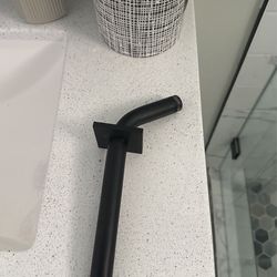Black Shower Arm