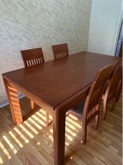 High Quality Expandable Solid Wood Dining Set – Seats 6 to 8