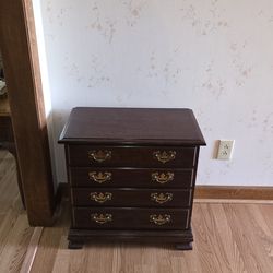 Vintage-Style 4-Drawer Accent Chest