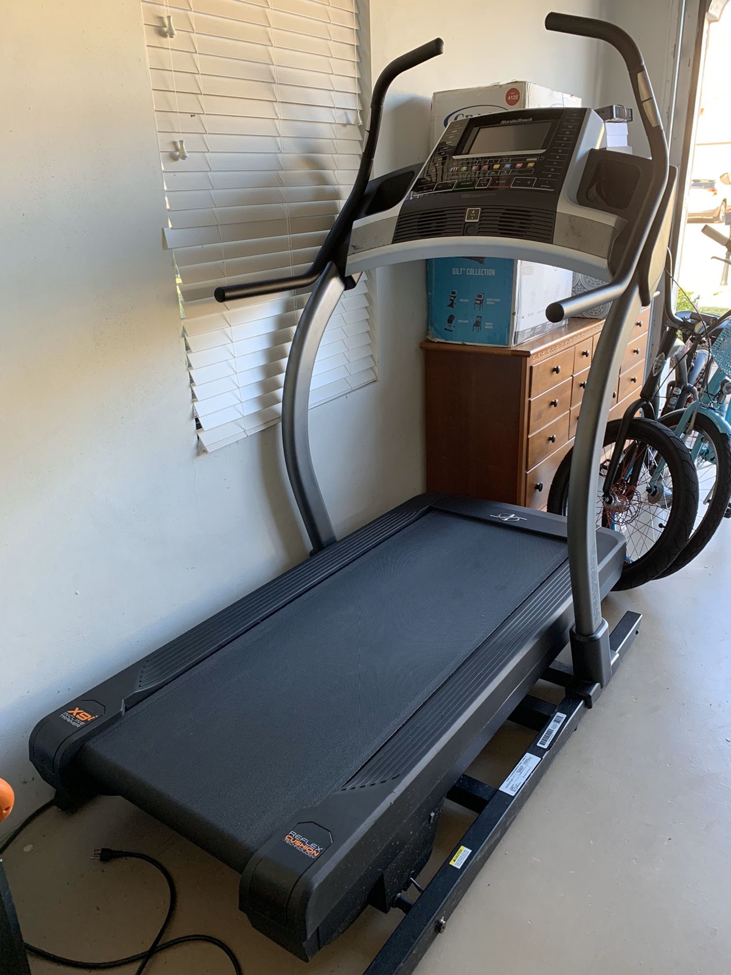 Nordic track Nordictrack X9i Incline Decline Trainer Treadmill iFit