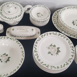 Cameo Rose Dinner set