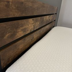 Queen Size Bed 