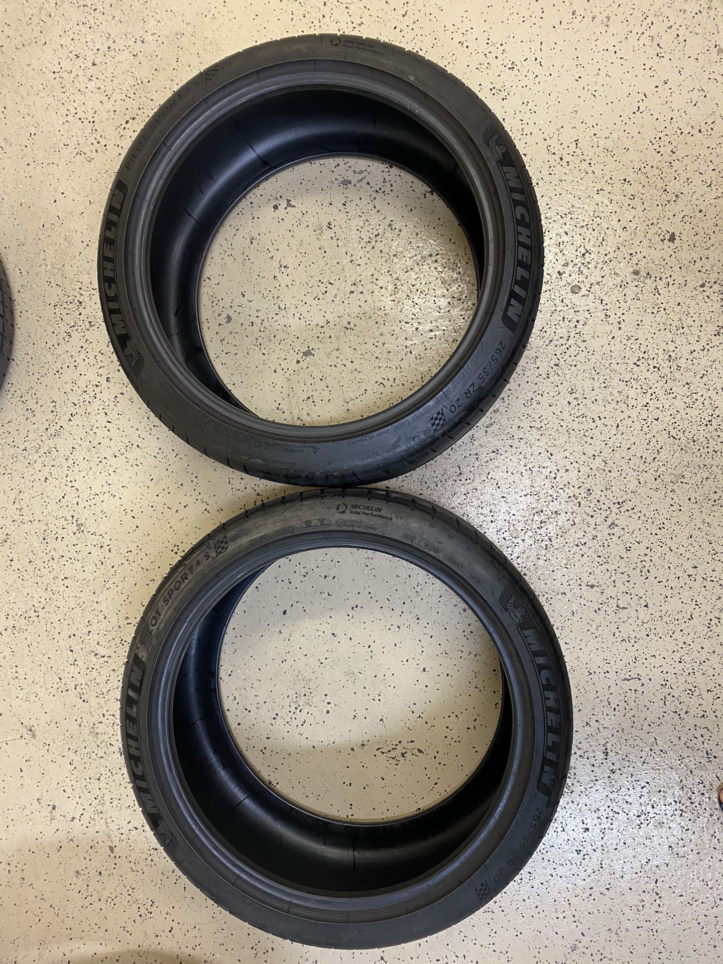 2 Michelin Super Sport 4S ( 265/35zr/20 ) Tires