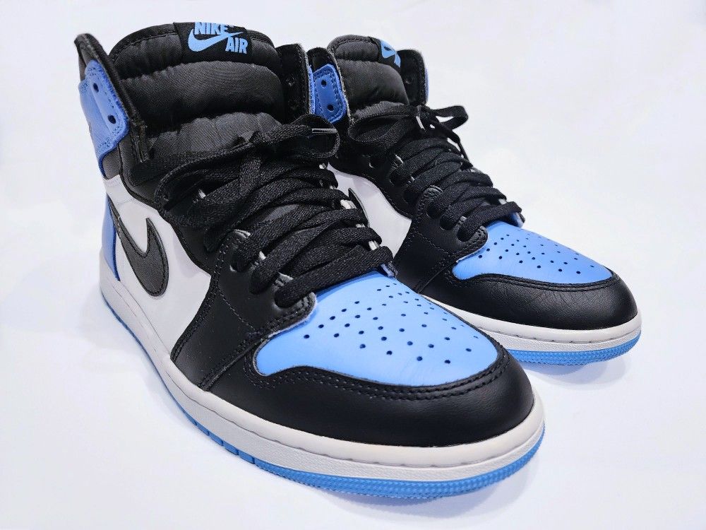 Size 9.5 - Jordan 1 Retro OG High UNC Toe