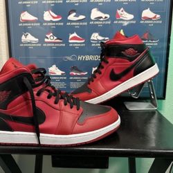 Nike Air Jordan 1 Mid Reverse Bred Shoes Size 13