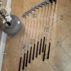 Set Of 10 Golf Clubs. Wilson. Great Condition. 