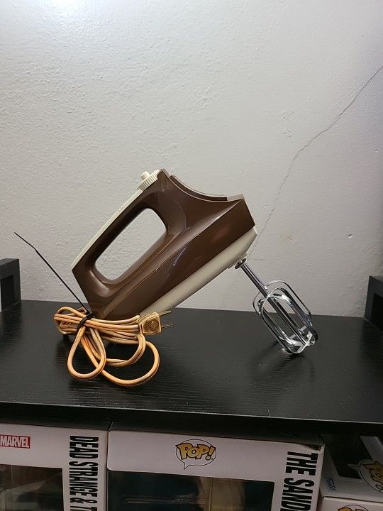 Vintage Brown Waring 12 Speed Solid State Mixer Pre Owned *** Works***