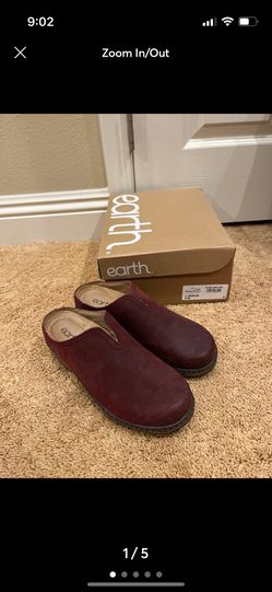 Like New Earth Kolia Dark Red Size 5M Slip On Heeled Clog