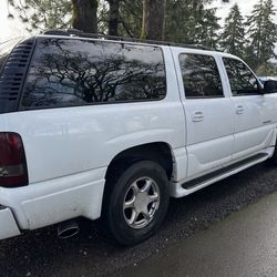 GMC Yukon Denali XL 2002