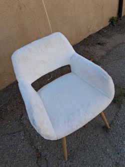Silla bonita usadita blankita