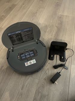 Robot vacuum/mop
