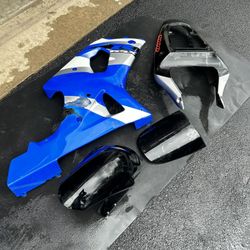 2000-2002 Suzuki GSXR Right Side Fairing, Seat cowl, Tail section, Front fender 