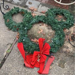 Mickey Mouse Disney reef no lights needs a new bow